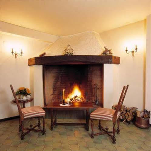 Hotel Les Vieux Toits Neuchâtel Buitenkant foto